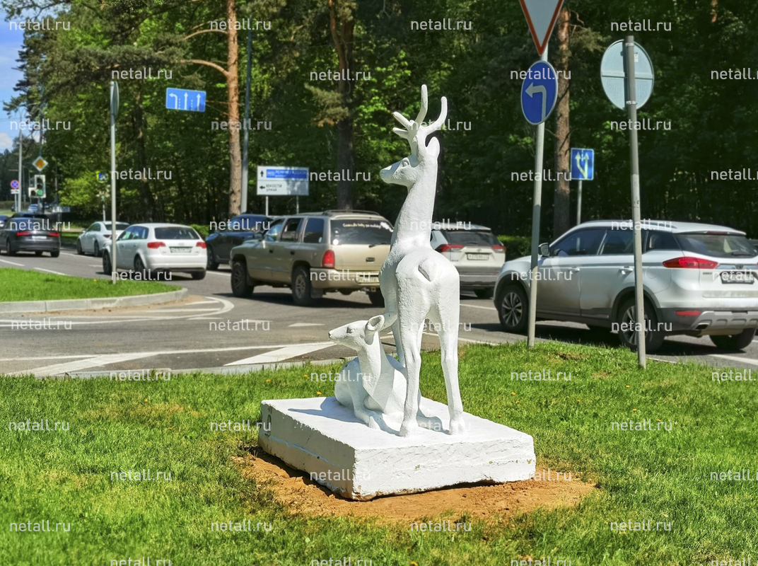 Зеленоград, новости: Отреставрированную скульптуру оленей перенесли на  Московский проспект