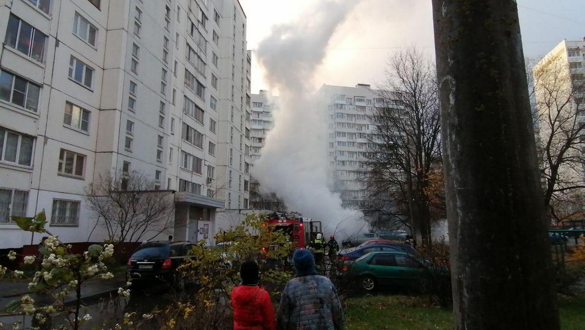 Зеленоград, новости: В 6-м микрорайоне сгорел автомобиль